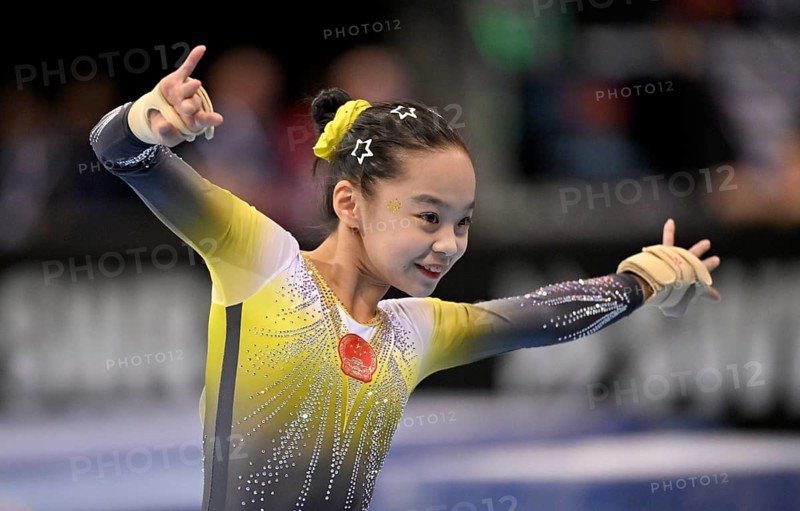 Ziyue Qin CHN Floor Action Gymnastics, EnBW DTB-Pokal, Porsche-Arena, Stuttgart, Baden-Württemberg, Germany, Europe