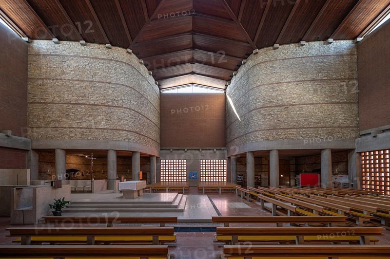 Interior of the Heilig Kreuz Church, opened in 1964, Jahnstr. 41, Weißenburg, Middle Franconia, Bavaria, Germany, Europe