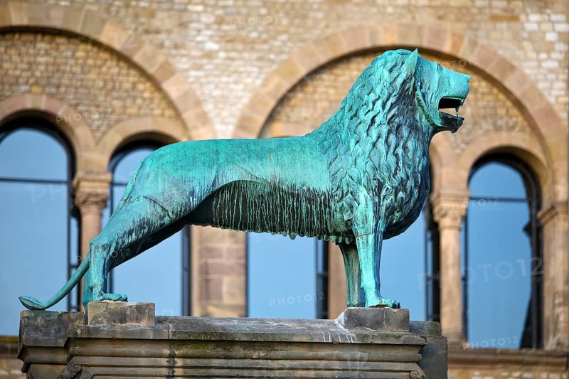 Bronze sculpture, replica of the Brunswick Lion, Imperial Palace of Goslar, Lower Saxony, Germany, Europe