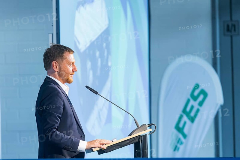 Presentation of the first fuel cell lorry from FES GmbH Fahrzeug-Entwicklung Sachsen. FES GmbH has been involved in the development of fuel cell systems and their application in vehicles for more than seven years and will now register the first truck with a weight of 18 tonnes in road traffic. Saxony's Minister President Michael Kretschmer gives a welcoming speech, FES, Zwickau, Saxony, Germany, Europe