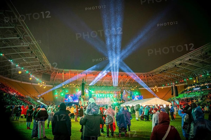 When over 25, 000 visitors flock to the Rudolf Harbig Stadium for the big Advent concert just in front of Christmas, the Christmas festivities begin for many Dresdeners. What began in 2015 as part of the celebrations to mark the anniversary of the world-famous Dresden Kreuzchor has now established itself as one of the biggest and most beautiful Christmas events in Germany., Dresden, Saxony, Germany, Europe