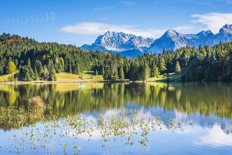Geroldsee, behind it the Karwendel mountains, Werdenfelser Land, Upper Bavaria, Bavaria, Germany, Europe