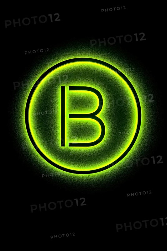 Letter B for Becks, Becks Restaurant in Reutlingen an der Kreuzeiche, home kitchen, restaurant, neon sign, lettering, green, night shot, Reutlingen, Baden-Württemberg, Germany, Europe