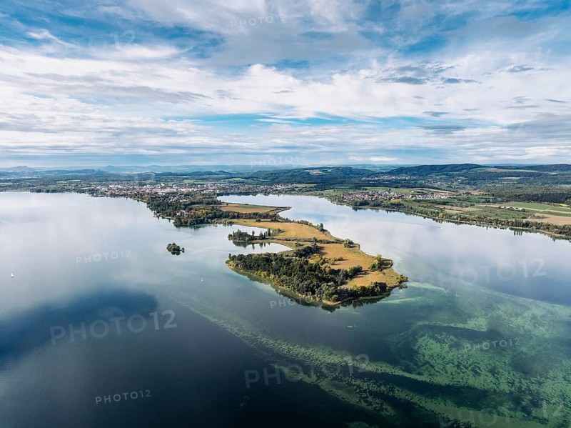Aerial view of the Mettnau peninsula near Radolfzell on Lake Constance, the Hegau mountains on the horizon, district of Constance, Baden-Württemberg, Germany, Europe