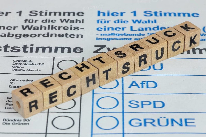 Symbolic image of the shift to the right in Germany: Symbolic ballot paper with letter cubes
