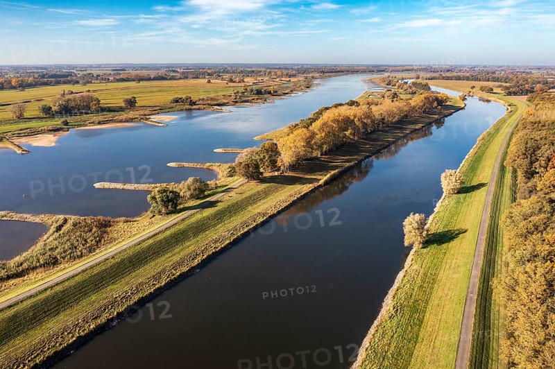 Aerial view of channel Gnevsdorfer Vorfluter and river Elbe, between Wittenberge and Havelberg, Germany, Europe