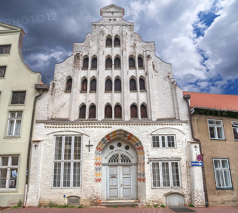 Baroque residential building with Gothic gable, former brewery Konsul Häussler, Scheuerstraße 15, Wismar, Mecklenburg-Western Pomerania