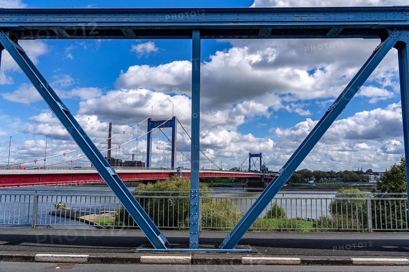The Friedrich Ebert Bridge over the Rhine between Ruhrort and Homberg, Brücke Königstraße, Duisburg, North Rhine-Westphalia, Germany, Europe