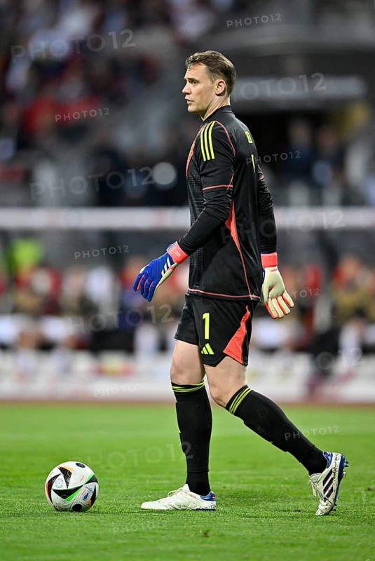 Manuel Neuer GER (01) on the ball, Max Morlock Stadium, Nuremberg, Bavaria, Germany, Europe