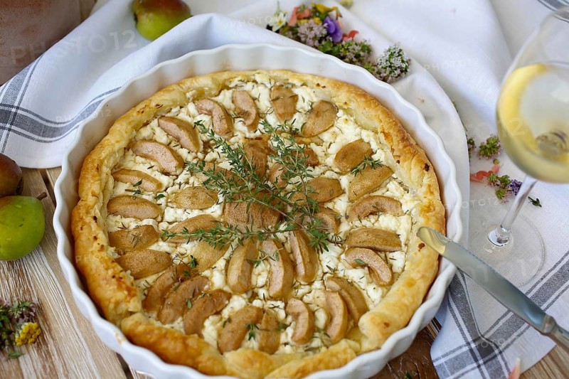Tart with Gaishirtle and sheep's cheese, Stuttgarter Gaishirtle, pear variety, fruit, table decoration, thyme, baking, typical Swabian, Swabian cuisine, traditional cuisine reinterpreted, vegetarian, food photography, studio, Germany, Europe