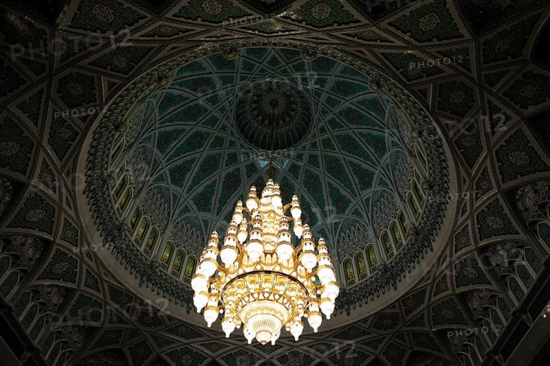 Ceiling light in the men's prayer room, interior view, in the Sultan Qabus Grand Mosque, Muscat, Muscat Province, Oman, Asia