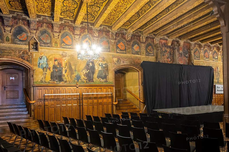 The Old Town Hall in Göttingen was built in several phases from 1270 and was the seat of the Göttingen City Council and administration until 1978. Town hall with murals, Göttingen cityscape, Göttingen, Lower Saxony, Germany, Europe