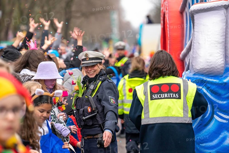 Rose Monday parade in Düsseldorf, Private security services, Security deployed at street carnival, North Rhine-Westphalia, Germany, Europe