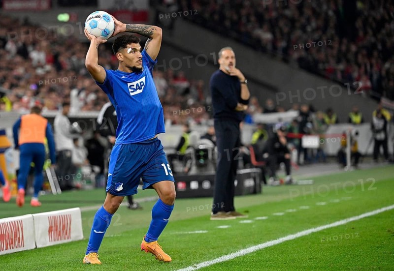 Valentin Gendrey TSG 1899 Hoffenheim (15) Throw-in action at the back Coach Pellegrino Matarazzo TSG 1899 Hoffenheim MHPArena, MHP Arena Stuttgart, Baden-Württemberg, Germany, Europe