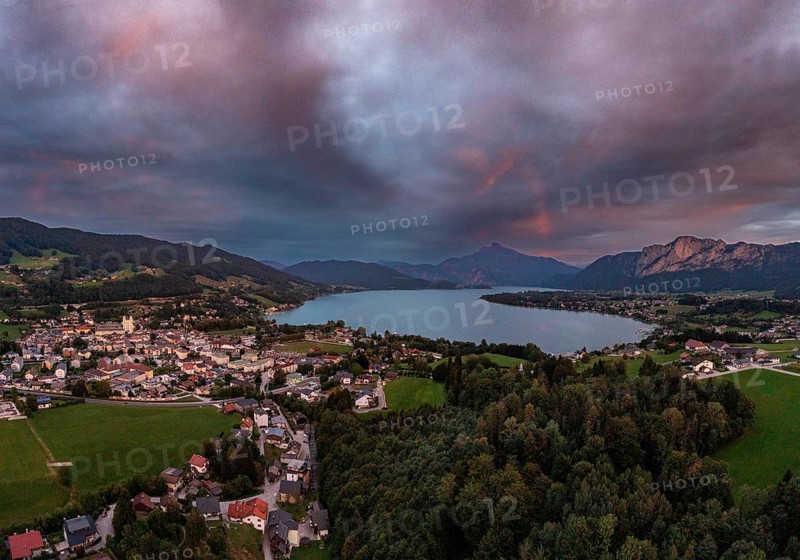 Drone shot, panorama, evening mood, Mondsee with Schafberg, Mondseeland, Salzkammergut, Upper Austria, Austria, Europe
