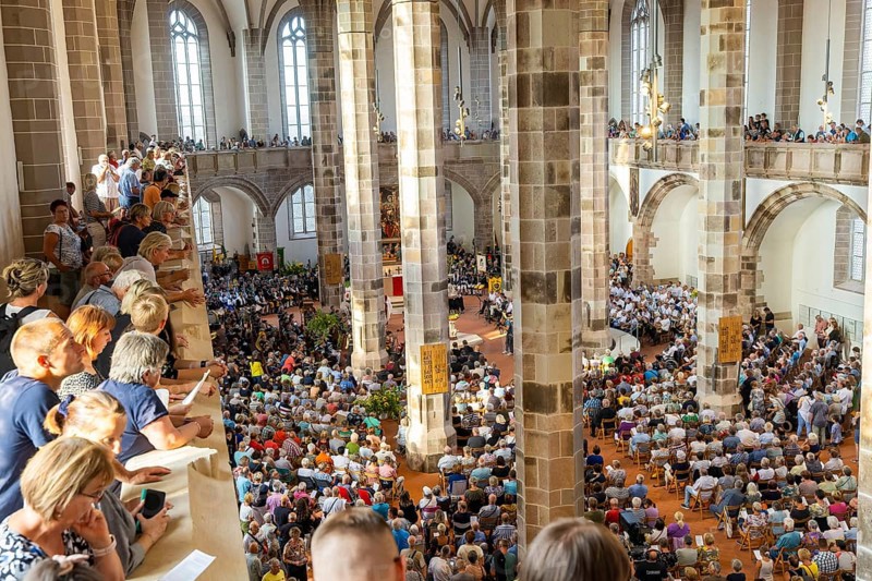 The so-called Bergstreittag is a beautiful centuries-old tradition and is celebrated on 22 July, the church memorial day and former feast day of Mary Magdalene in Schneeberg. The four quarterly sermons introduced in 1649 remained in place until 1845. These sermons were then abolished in favour of a single day, 22 July, which fell on Mary Magdalene. The Freiberg Mining Office recommended that this day should be celebrated with a festival and a mountain parade. In 1846, the Royal Ministry of Finance issued a decree to celebrate St Mary Magdalene's Day with a sermon and a magnificent mountain procession. The last major procession took place in July 1913. The First World War put an end to these processions. The tradition was not revived until July 1933, 528th Bergstreittag, church service in St Wolfgang's Church, Schneeberg, Saxony, Germany, Europe