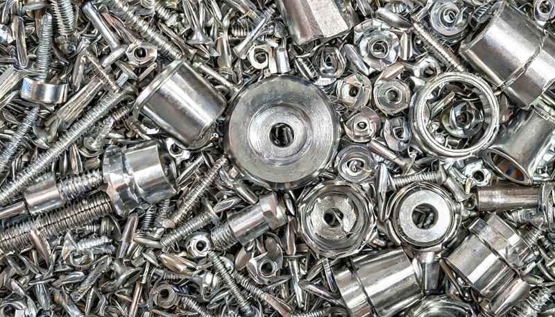 Metal, material, components, bolts and screw connections made of stainless steel