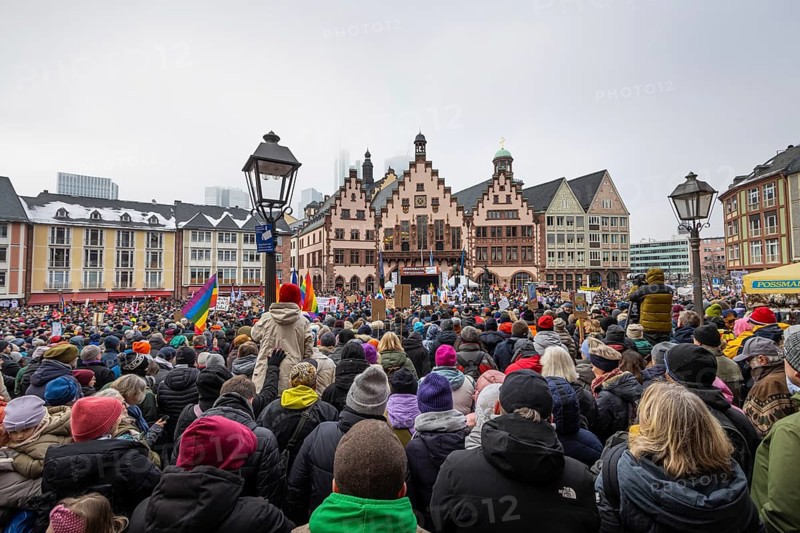 Around 20, 000 people gathered on the Römerberg in Frankfurt am Main on 20 January 2024 to demonstrate against the AfD and right-wing extremism, Römerberg, Frankfurt am Main, Hesse, Germany, Europe