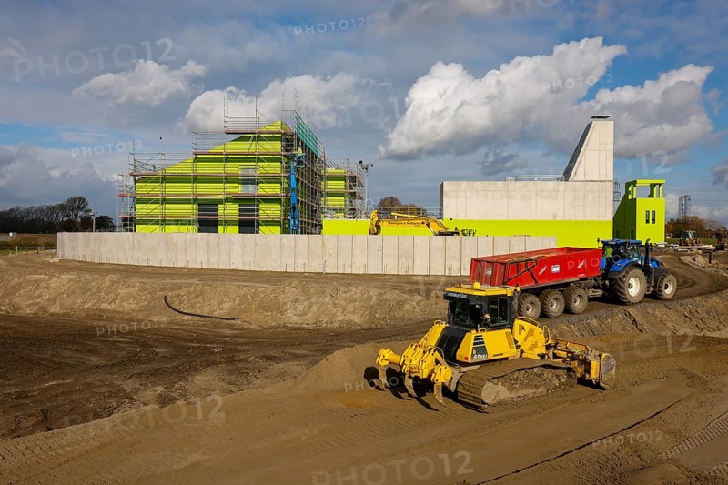 28.10.2020, Oberhausen, Ruhr area, North Rhine-Westphalia, Germany - Emscher conversion, new Emscher AKE sewer, here the new Oberhausen pumping station, the ecological conversion of the Emscher system consists of the construction of a central wastewater treatment system in the Ruhr area, the construction of sewers and the renaturation of the Emscher and its tributaries 00X201028D005CARO (MODEL RELEASE: NO, PROPERTY RELEASE: NO (c) caro images / Rupert Oberhaeuser, http://www.caro-images.com, info@caro-images.com - If the photo is used for purposes other than journalism, please contact the agency - any use of the photo is subject to a fee)