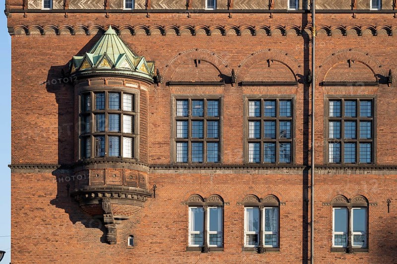 Brick façade with bay window, town hall in the National Romantic style by Martin Nyrop, Town Hall Square, Rathausplatz or Rådhuspladsen, Copenhagen, Denmark, Europe