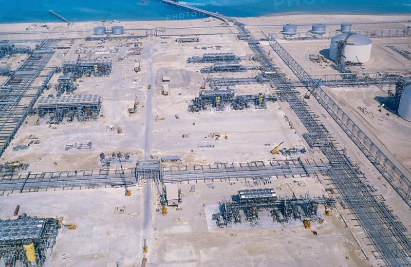 Oil industry in the Ras Tanura area, Saudi Arabia, refinery and storage tanks under construction 1979, Asia