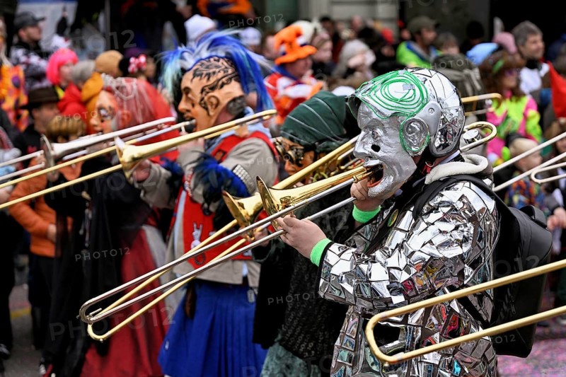 Guggenmusik at the carnival parade of the Wey guild on Rose Monday, Güdismäntig, Lucerne Carnival 2024, Lucerne, Switzerland, Europe