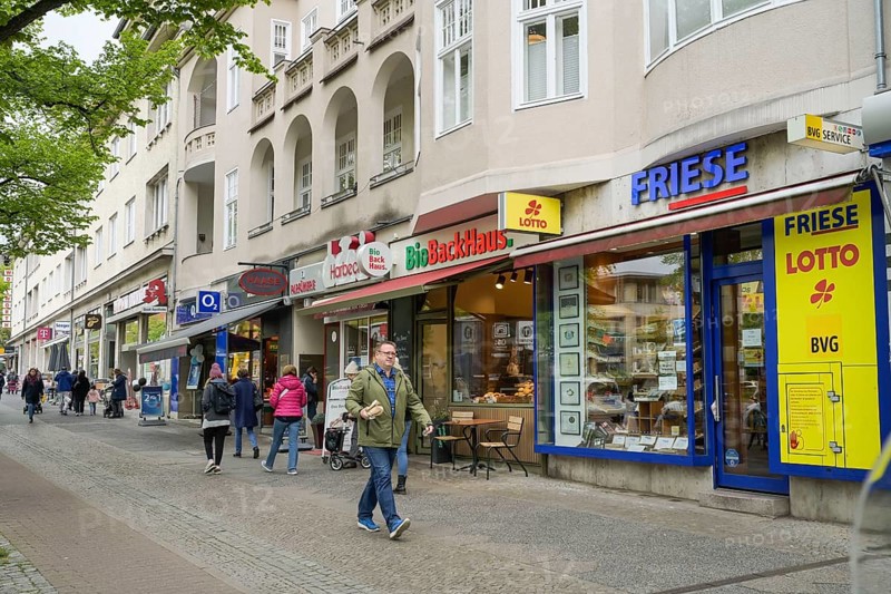 Street scene, people, shops, shopping street Teltower Damm, Zehlendorf, Steglitz-Zehlendorf district, Berlin, Germany, Europe