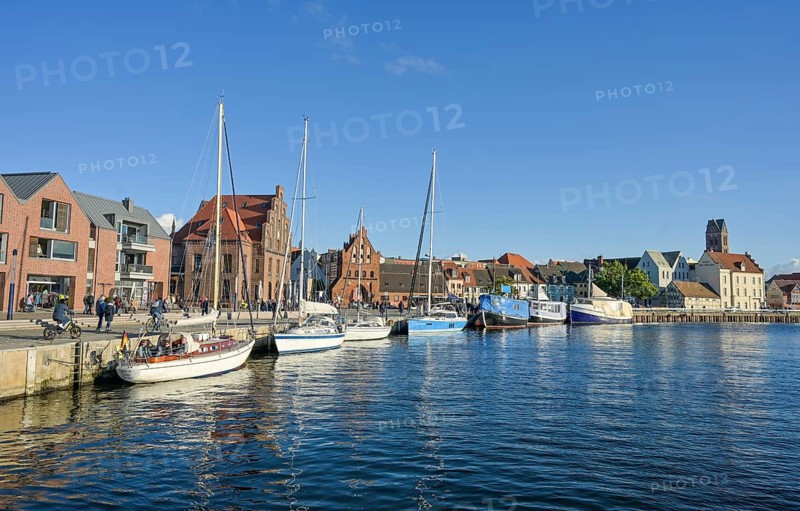 Quay, sailing ships, old harbour, behind the water gate, Wismar, Mecklenburg-Vorpommern, Germany, Europe