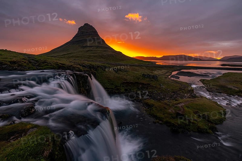 Kirkjufell at sunrise, Grundafjördur, Snaefellsnes, Iceland, Europe