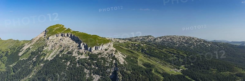 Mountain panorama from Walmedinger Horn, 1990m, to Hoher Ifen, 2230m, Kleinwalsertal, Vorarlberg, Allgäu Alps, Austria, Europe
