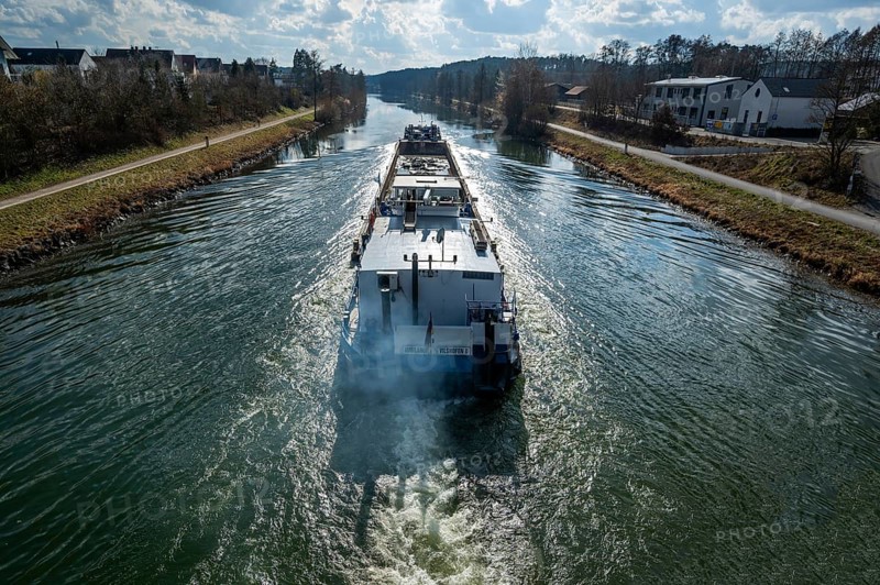 Cargo ship on the Main-Danube Canal, Möhrendorf, Bavaria, Germany, Europe