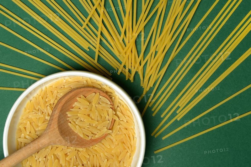 Semi di orzo in shell, pasta variety in the form of cereal grains and spaghetti