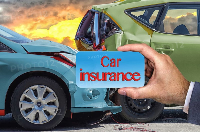 Symbolic image, traffic accident, rear-end collision, car, crash, car insurance, consequential costs, loss of earnings, consequences of an accident, workshop, repair, police, court, causes of accident, damage report, high repair costs, hire car, amount of money, Germany, international, Europe