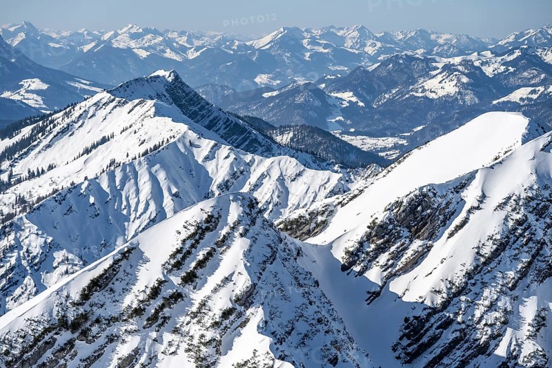 Berge im Winter, Blick auf Vorderlahner Kopf vom Sonntagshorn, Chiemgauer Alpen, Bayern, Deutschland