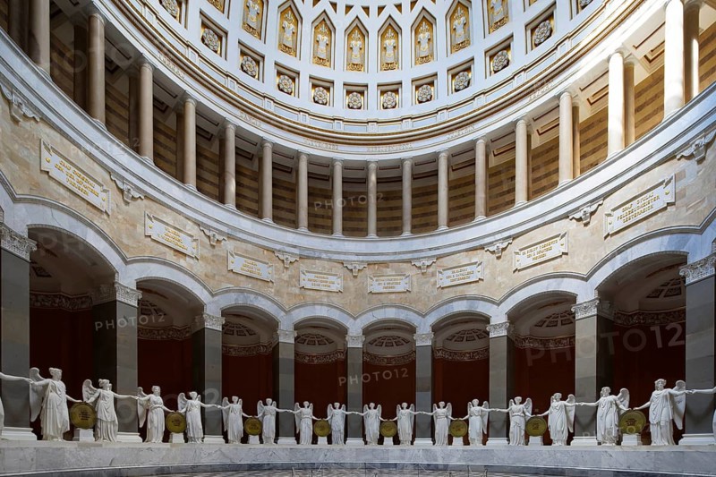 Interior, hall with a total of 34 angels, victory goddesses 3, 3 metres high, monument Befreiungshalle Kehlheim, round hall with dome, 45 m high, 29 m diameter, classicism, built 1842 to 1863 by Friedrich von Gärtner and Leo von Klenze, Michelsberg, Kelheim, Lower Bavaria, Bavaria, Germany, Europe