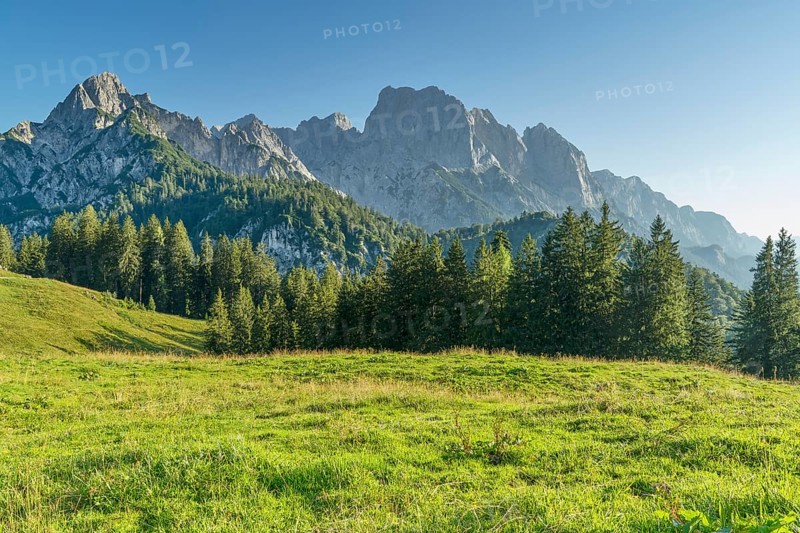 Horse-rider Steinberge, Northern Limestone Alps, Weißbach National Park, Alpine pasture, blue sky, Mühlsturzhorn, Lofer, Pinzgau, Salzburg