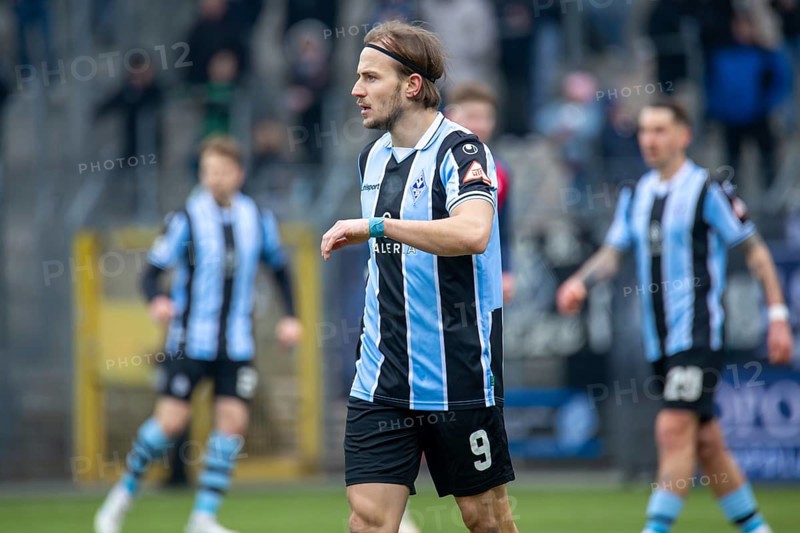 Football 3rd division, season 2024/25, matchday 24: Waldhof Mannheim vs Hansa Rostock***Picture: Felix Lohkemper (9, Mannheim)