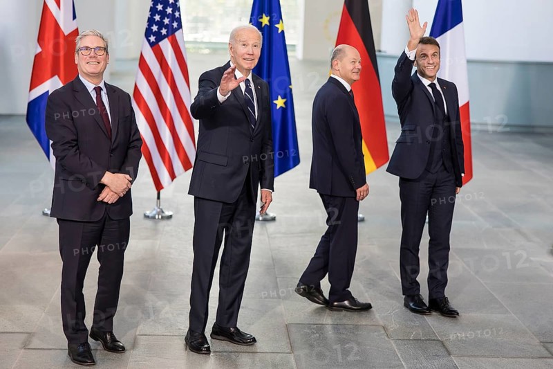 Keir Starmer (Prime Minister of the United Kingdom), Joe Biden (46th President of the United States), Olaf Scholz (Chancellor of the Federal Republic of Germany) and Emmanuel Macron (President of the French Republic) at the family photo in the Federal Chancellery, Berlin, 18 October 2024