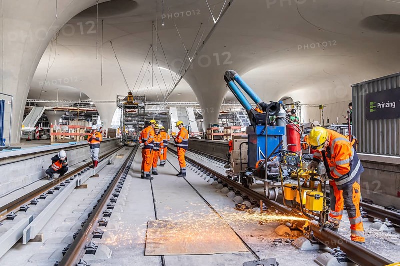 The last rails are being welded at the new main station. All the rails are now in place between Feuerbach and Wendlingen. The last gaps between the rails have been closed using the Thermit welding process. The infrastructure project is scheduled to go online at the end of 2026. Deutsche Bahn estimates the total cost of Stuttgart 21 at around eleven billion euros. Stuttgart, Baden-Württemberg, Germany, Europe