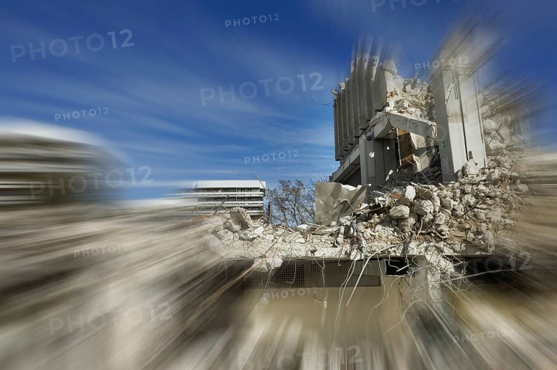 Demolition ruin of the post office Angererstraße 9, theme economic crisis, zoom effect, Munich, Bavaria, Germany, Europe