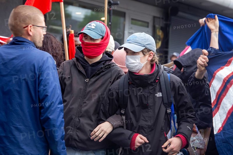 Mannheim, 2 July 2024: Attempted attack by ANTIFA on the Young Alternatives vigil. The vigil was triggered by the knife attack two days earlier on Islam critic Michael Stürzenberger, as a result of which a police officer was critically injured. Stürzenberger himself also suffered serious injuries. The alleged attacker came to Germany from Afghanistan in 2013