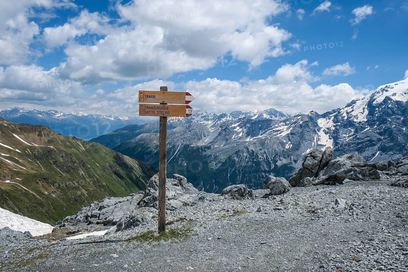 Stelvio Pass, Vinchgau Valley, South Tyrol, Italy, mountain landscape at Ortler, Stelvio Pass road, signposts hiking trail Trafoi, Franzenshöhe and Sotto Stelvio, Europe