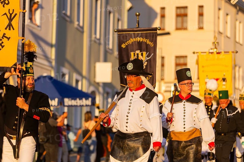 The so-called Bergstreittag is a beautiful centuries-old tradition and is celebrated on 22 July, the church memorial day and former feast day of Mary Magdalene in Schneeberg. The four quarterly sermons introduced in 1649 remained in place until 1845. These sermons were then abolished in favour of a single day, 22 July, which fell on Mary Magdalene. The Freiberg Mining Office recommended that this day should be celebrated with a festival and a mountain parade. In 1846, the Royal Ministry of Finance issued a decree to celebrate St Mary Magdalene's Day with a sermon and a magnificent mountain procession. The last major procession took place in July 1913. The First World War put an end to these processions. The tradition was not revived until July 1933, 528th Bergstreittag, mountain parade, Schneeberg, Saxony, Germany, Europe