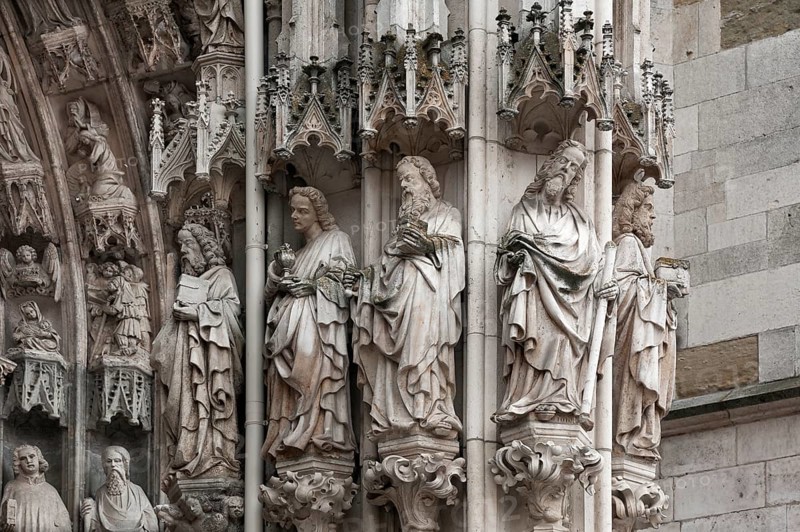 Sculptures of saints on the Gothic entrance portal, 1385-1415, Regensburg St Peter's Cathedral, construction began in 1273, Regensburg, Upper Palatinate, Bavaria, Germany, Europe