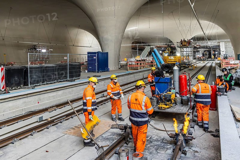 The last rails are being welded at the new main station. All the rails are now in place between Feuerbach and Wendlingen. The last gaps between the rails have been closed using the Thermit welding process. The infrastructure project is scheduled to go online at the end of 2026. Deutsche Bahn estimates the total cost of Stuttgart 21 at around eleven billion euros. Stuttgart, Baden-Württemberg, Germany, Europe