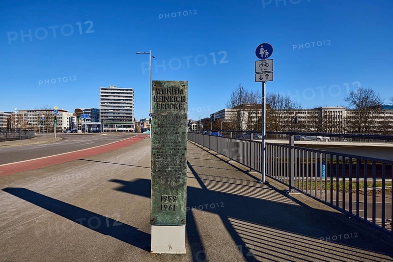 Footpath and cycle path, metal railing, lantern, general architecture, high-rise building, stele with explanations of the building, blue sky, cloudless, Wilhelm-Heinrich-Brücke, Saarbrücken, state capital, regional association Saarbrücken, Saarland, Germany, Europe