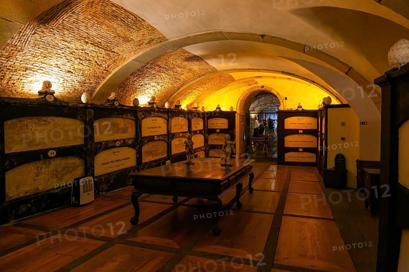 Catacombs, church of Saint Francis, Igreja e Museu de São Francisco do Porto, Ribeira district, city of Porto, Portugal, Europe
