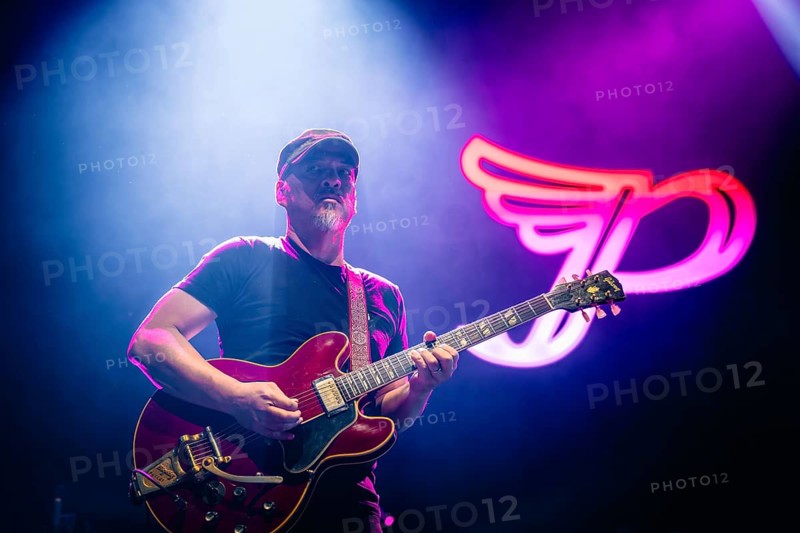 Joey Santiago, guitarist of the Pixies live on The Night The Zombies Came - 2025 European Tour at the Tempodrom in Berlin on 01.05.2025