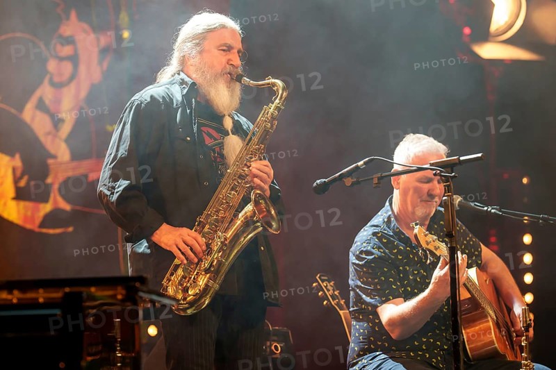 Otto Staniloi, saxophonist of the Spider Murphy Gang live on The Acoustic Tour Unplugged at Berlin's Admiralspalast on 30 April 2025
