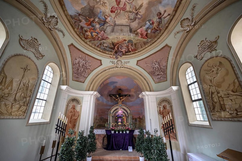Chapel near the parish church of the Assumption of the Virgin Mary with a miniature replica of a Holy Sepulchre, Thaur, Innsbruck district, Tyrol, Austria, Europe